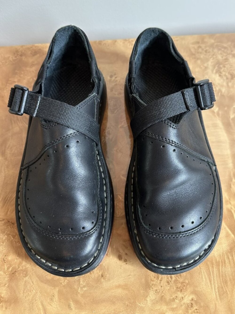 Chaco Black Leather Mary Jane Shoes Clogs Women’s 8 Vibram Red Sole Comfort